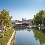 Three-bedroom In Dugogabe *