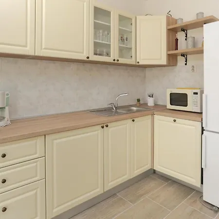 3 Bedroom Amazing In Dugogabe Holiday home Dugobabe