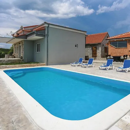 Holiday home 3 Bedroom Amazing In Dugogabe Dugobabe