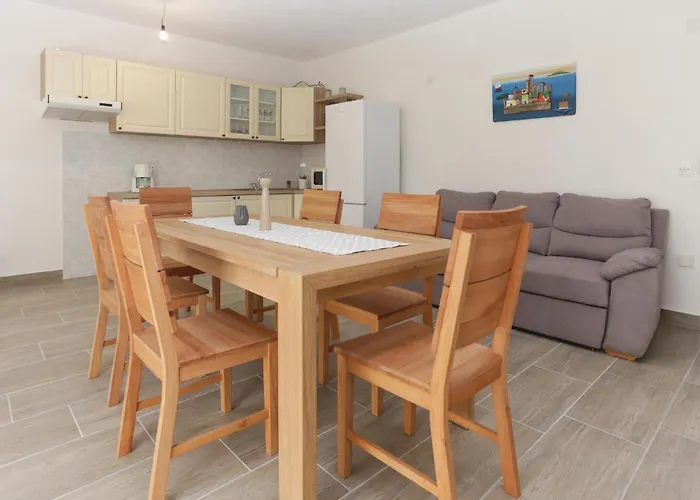 Three-bedroom In Dugogabe Dugobabe