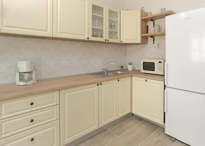 Three-bedroom In Dugogabe 度假居 Dugobabe