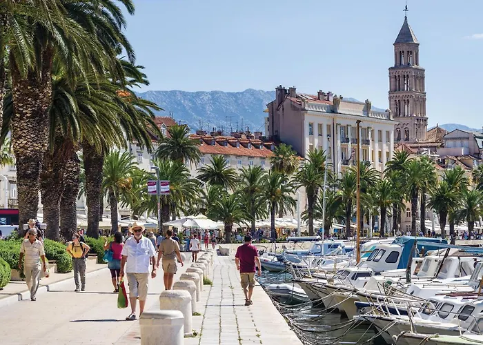 Three-bedroom In Dugogabe 度假居 *