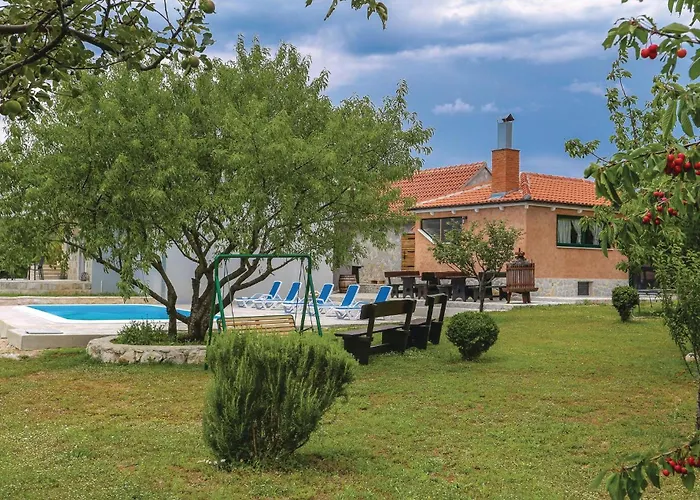 Three-bedroom In Dugogabe * Dugobabe