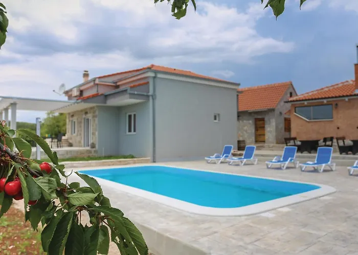 Three-bedroom In Dugogabe Dugobabe