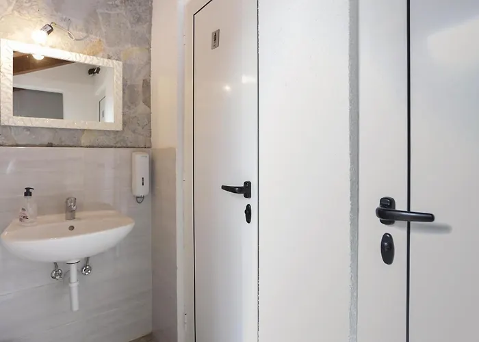 Three-bedroom In Dugogabe Dugobabe